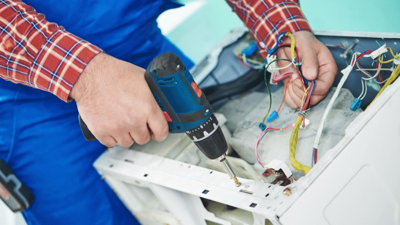 Sarıgöl Esty Esty çamaşır makinesi kart tamiri – Su almama arızası orijinal parça ile giderildi. - Teknik servis örneği